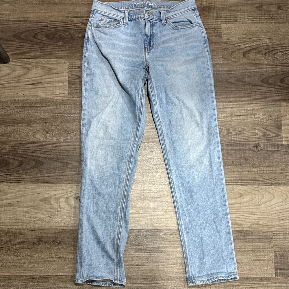 Old Navy Women's Mid Rise Boyfriend Jeans in Light Blue